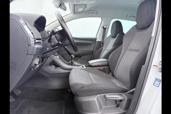 Škoda Karoq 1.5T 150pk ACT Trekhaak Adap.Cruise Camera Navi Virtual Cockpit ECC Apple Carplay Android PDC StoelverwarmingVerschuifbare Achte Comfort Pack Lmv Led Isofix DAB Voorruitverwarming Regen-Lichtsensor File Assist Verkeersbord Detectie 1.500KG Trekgewicht 1e Eigenaar Origineel Nederlandse Auto Bij 110.000km nog Beurt gehad! 1.500kg Trekgewicht! EURO6