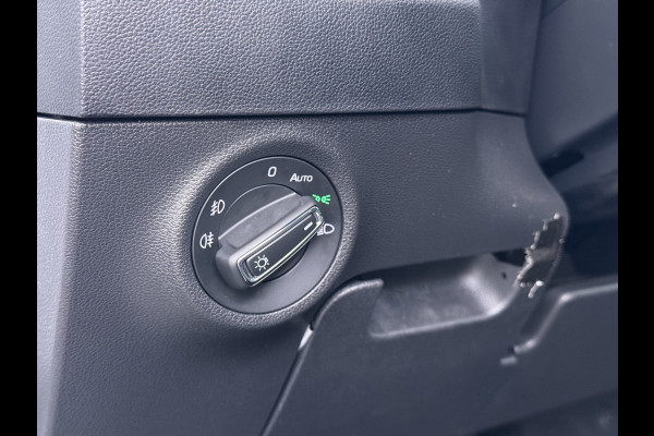 Škoda Karoq 1.5T 150pk ACT Trekhaak Adap.Cruise Camera Navi Virtual Cockpit ECC Apple Carplay Android PDC StoelverwarmingVerschuifbare Achte Comfort Pack Lmv Led Isofix DAB Voorruitverwarming Regen-Lichtsensor File Assist Verkeersbord Detectie 1.500KG Trekgewicht 1e Eigenaar Origineel Nederlandse Auto Bij 110.000km nog Beurt gehad! 1.500kg Trekgewicht! EURO6