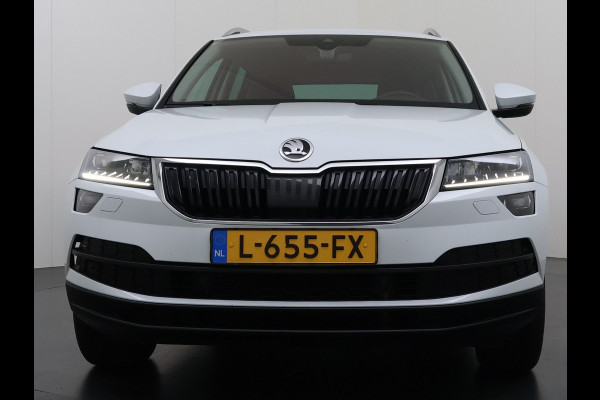 Škoda Karoq 1.5T 150pk ACT Trekhaak Adap.Cruise Camera Navi Virtual Cockpit ECC Apple Carplay Android PDC StoelverwarmingVerschuifbare Achte Comfort Pack Lmv Led Isofix DAB Voorruitverwarming Regen-Lichtsensor File Assist Verkeersbord Detectie 1.500KG Trekgewicht 1e Eigenaar Origineel Nederlandse Auto Bij 110.000km nog Beurt gehad! 1.500kg Trekgewicht! EURO6