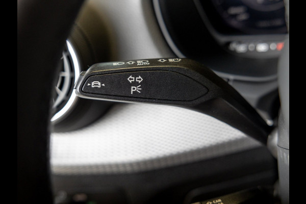 Audi Q2 35 TFSI Advanced edition / 150pk / Stoelverwarming / Adaptieve cruise control / Elektrische achterklep /