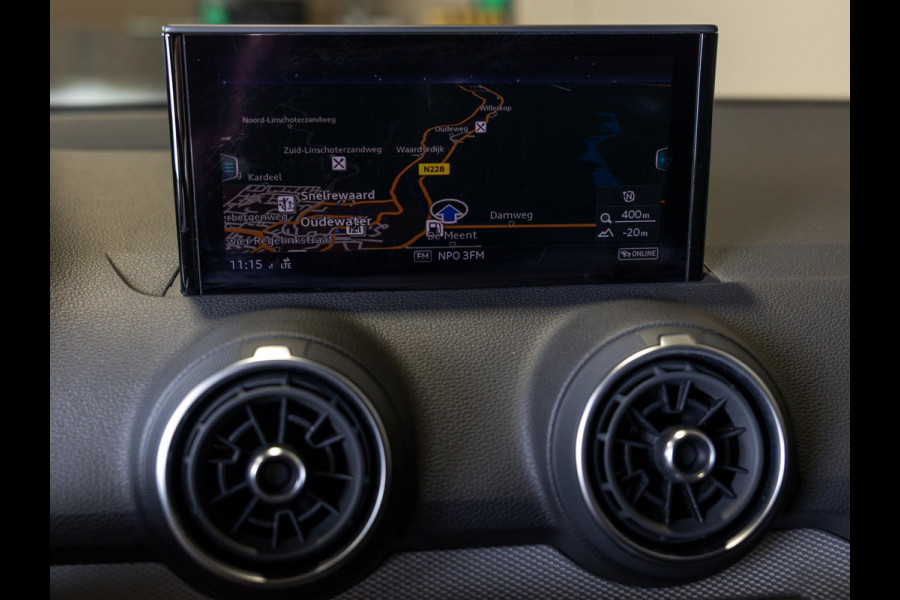 Audi Q2 35 TFSI Advanced edition / 150pk / Stoelverwarming / Adaptieve cruise control / Elektrische achterklep /