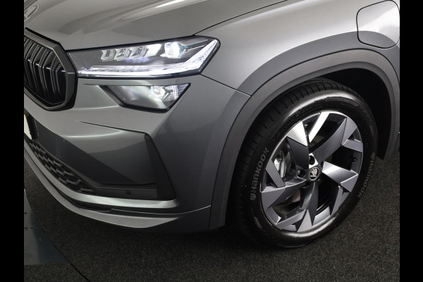 Škoda Kodiaq 1.5 TSI PHEV Sportline Business 204 pk Automaat (DSG) | Verlengde garantie | Navigatie | Panoramadak | Trekhaak (wegklapbaar) | Parkeersensoren | Achteruitrijcamera | Stoelverwarming v/a |