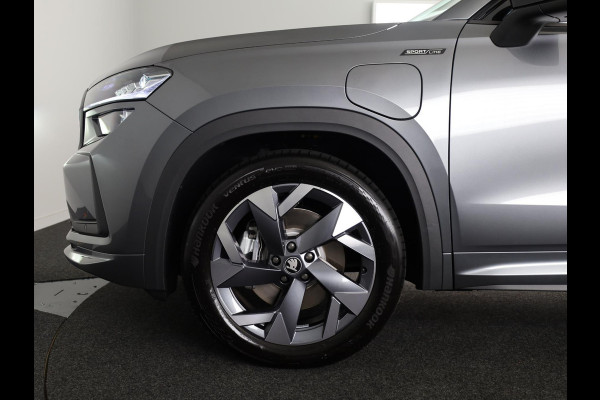 Škoda Kodiaq 1.5 TSI PHEV Sportline Business 204 pk Automaat (DSG) | Verlengde garantie | Navigatie | Panoramadak | Trekhaak (wegklapbaar) | Parkeersensoren | Achteruitrijcamera | Stoelverwarming v/a |