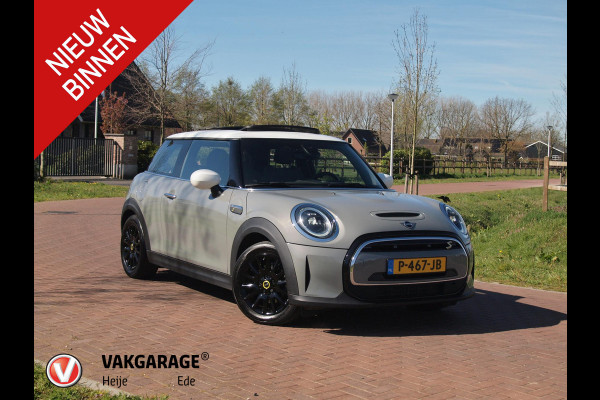 MINI Mini Electric Classic 33 kWh | Panoramadak | Camera | Apple Carplay | Cruise Control |