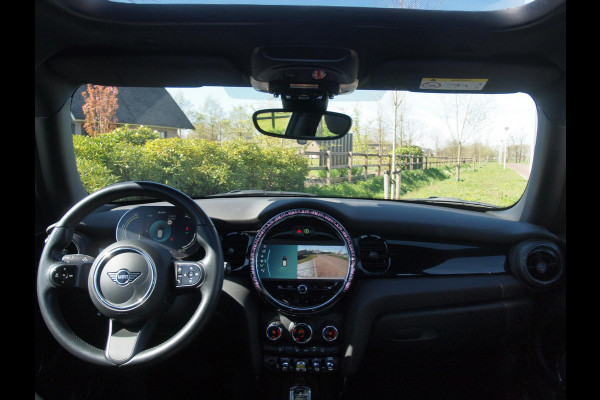 MINI Mini Electric Classic 33 kWh | Panoramadak | Camera | Apple Carplay | Cruise Control |