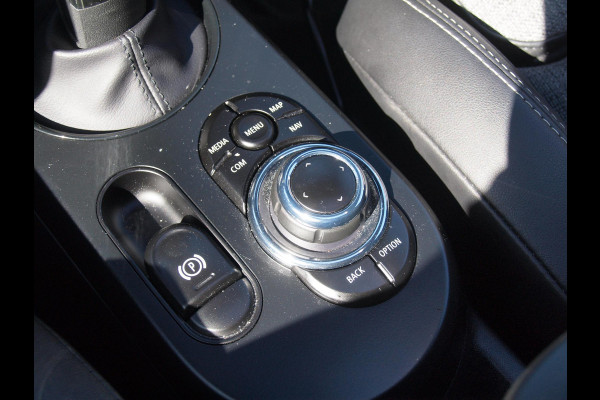 MINI Mini Electric Classic 33 kWh | Panoramadak | Camera | Apple Carplay | Cruise Control |