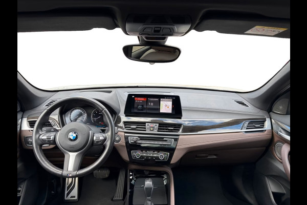 BMW X1 xDrive25e M-SPORT ** BRUIN LEDER, PANORAMA, TREKH, ADAPT. LED & CRUISE, 19-inch LMV ** UNFALLFREI ** ** INFORMEER OOK NAAR ONZE AANTREKKELIJKE FINANCIAL-LEASE TARIEVEN **
