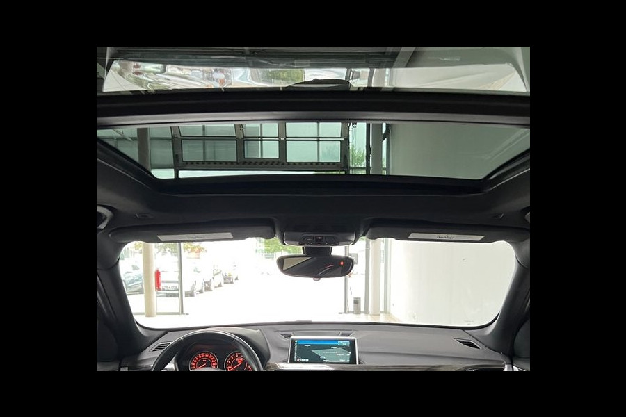 BMW X1 xDrive25e M-SPORT ** BRUIN LEDER, PANORAMA, TREKH, ADAPT. LED & CRUISE, 19-inch LMV ** UNFALLFREI ** ** INFORMEER OOK NAAR ONZE AANTREKKELIJKE FINANCIAL-LEASE TARIEVEN **