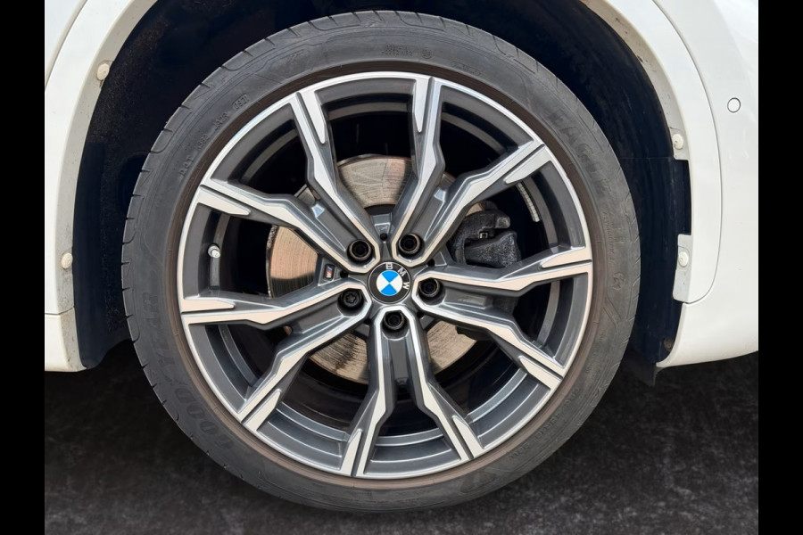 BMW X1 xDrive25e M-SPORT ** BRUIN LEDER, PANORAMA, TREKH, ADAPT. LED & CRUISE, 19-inch LMV ** UNFALLFREI ** ** INFORMEER OOK NAAR ONZE AANTREKKELIJKE FINANCIAL-LEASE TARIEVEN **