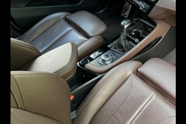 BMW X1 xDrive25e M-SPORT ** BRUIN LEDER, PANORAMA, TREKH, ADAPT. LED & CRUISE, 19-inch LMV ** UNFALLFREI ** ** INFORMEER OOK NAAR ONZE AANTREKKELIJKE FINANCIAL-LEASE TARIEVEN **