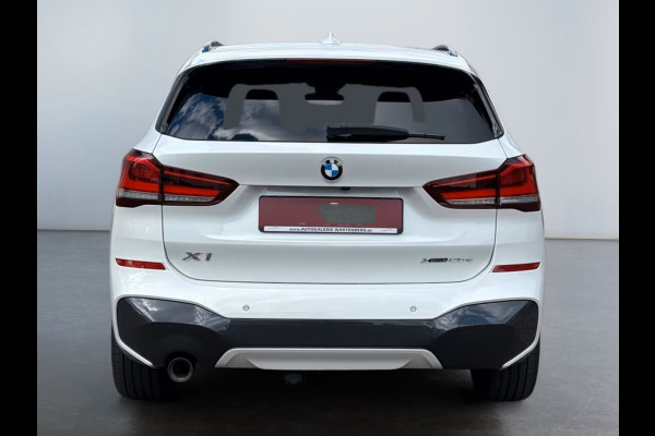 BMW X1 xDrive25e M-SPORT ** BRUIN LEDER, PANORAMA, TREKH, ADAPT. LED & CRUISE, 19-inch LMV ** UNFALLFREI ** ** INFORMEER OOK NAAR ONZE AANTREKKELIJKE FINANCIAL-LEASE TARIEVEN **