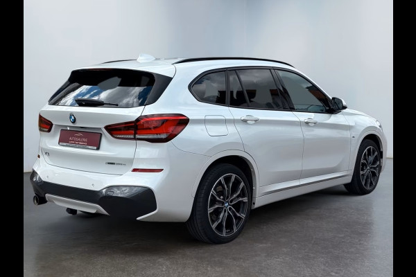 BMW X1 xDrive25e M-SPORT ** BRUIN LEDER, PANORAMA, TREKH, ADAPT. LED & CRUISE, 19-inch LMV ** UNFALLFREI ** ** INFORMEER OOK NAAR ONZE AANTREKKELIJKE FINANCIAL-LEASE TARIEVEN **
