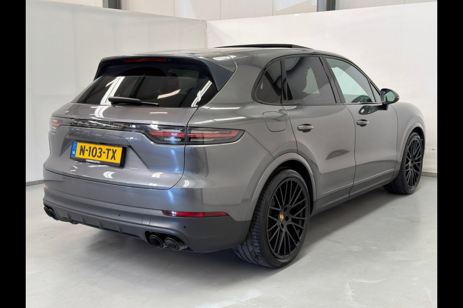 Porsche Cayenne 3.0 E-Hybrid / Pano / Sport Chrono / 22" Turbo Velgen