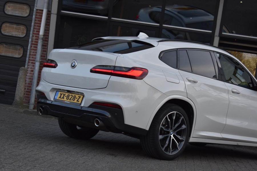 BMW X4 xDrive20i High Executive Edition M-Sport Pano Camera HK