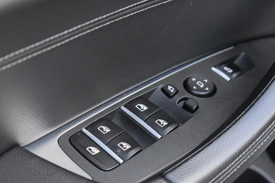 BMW X4 xDrive20i High Executive Edition M-Sport Pano Camera HK