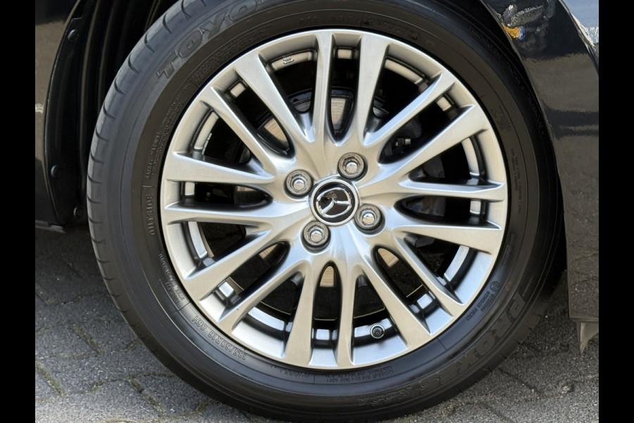 Mazda 2 1.5 Skyactiv-G Luxury | CarPlay | Camera | Dodehoek | LED | DAB+