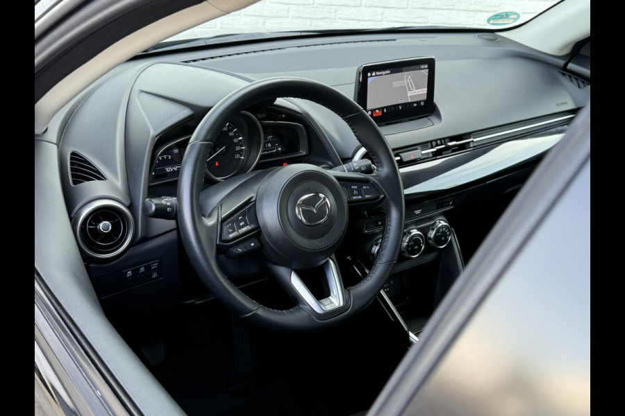 Mazda 2 1.5 Skyactiv-G Luxury | CarPlay | Camera | Dodehoek | LED | DAB+