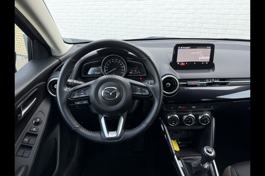 Mazda 2 1.5 Skyactiv-G Luxury | CarPlay | Camera | Dodehoek | LED | DAB+