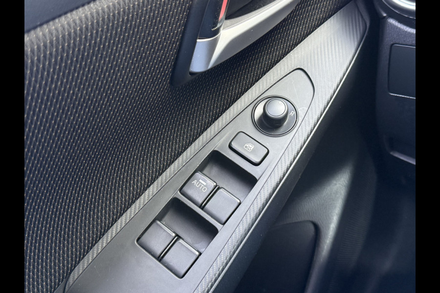 Mazda 2 1.5 Skyactiv-G Luxury | CarPlay | Camera | Dodehoek | LED | DAB+