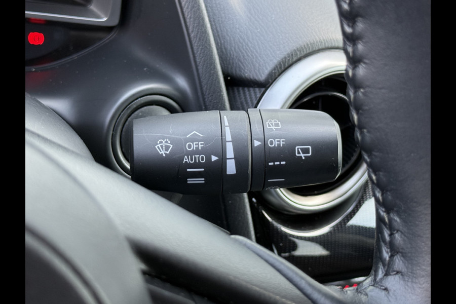 Mazda 2 1.5 Skyactiv-G Luxury | CarPlay | Camera | Dodehoek | LED | DAB+