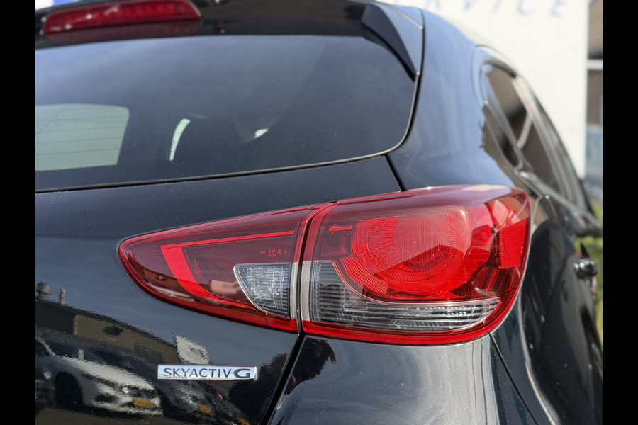 Mazda 2 1.5 Skyactiv-G Luxury | CarPlay | Camera | Dodehoek | LED | DAB+