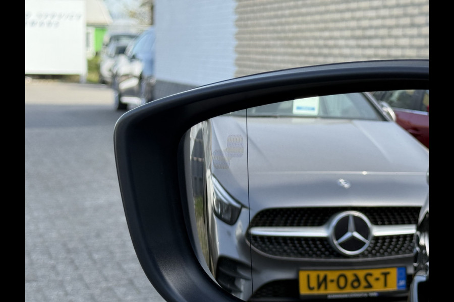 Mazda 2 1.5 Skyactiv-G Luxury | CarPlay | Camera | Dodehoek | LED | DAB+