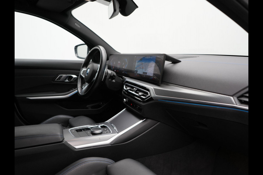 BMW 3 Serie Touring 330e M Sport PHEV 293pk Dealer O.H. NIEUW MODEL | Adaptive Cruise | Head Up | Camera | Lederen Competition Stoelen Memory & Verwarmd | Sfeerverlichting | Stuur Verwarmd | Keyless | Blis | Apple Carplay | Plug In Hybrid |