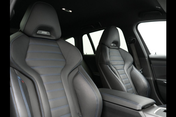 BMW 3 Serie Touring 330e M Sport PHEV 293pk Dealer O.H. NIEUW MODEL | Adaptive Cruise | Head Up | Camera | Lederen Competition Stoelen Memory & Verwarmd | Sfeerverlichting | Stuur Verwarmd | Keyless | Blis | Apple Carplay | Plug In Hybrid |