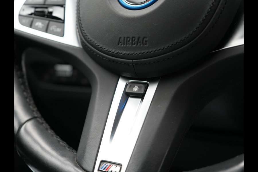 BMW 3 Serie Touring 330e M Sport PHEV 293pk Dealer O.H. NIEUW MODEL | Adaptive Cruise | Head Up | Camera | Lederen Competition Stoelen Memory & Verwarmd | Sfeerverlichting | Stuur Verwarmd | Keyless | Blis | Apple Carplay | Plug In Hybrid |