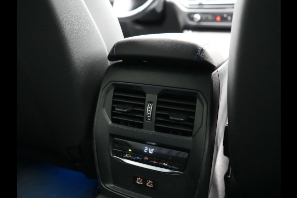BMW 3 Serie Touring 330e M Sport PHEV 293pk Dealer O.H. NIEUW MODEL | Adaptive Cruise | Head Up | Camera | Lederen Competition Stoelen Memory & Verwarmd | Sfeerverlichting | Stuur Verwarmd | Keyless | Blis | Apple Carplay | Plug In Hybrid |
