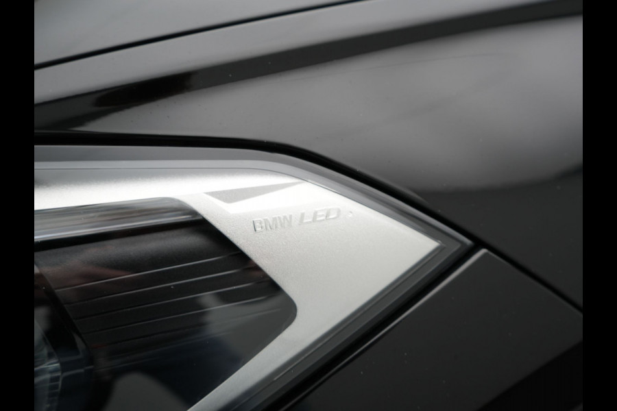 BMW X1 xDrive25e Sportline PHEV 221pk Dealer O.H | Trekhaak Afn. | Camera | Sportstoelen & Stuur Verwarmd | BMW LED | Hifi Audio | Navigatie | DAB | 18" L.M | Plug In Hybrid |