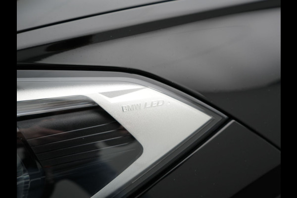 BMW X1 xDrive25e Sportline PHEV 221pk Dealer O.H | Trekhaak Afn. | Camera | Sportstoelen & Stuur Verwarmd | BMW LED | Hifi Audio | Navigatie | DAB | 18" L.M | Plug In Hybrid |