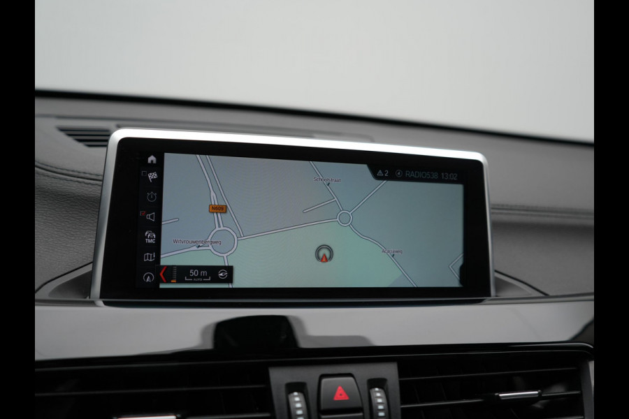 BMW X1 xDrive25e Sportline PHEV 221pk Dealer O.H | Trekhaak Afn. | Camera | Sportstoelen & Stuur Verwarmd | BMW LED | Hifi Audio | Navigatie | DAB | 18" L.M | Plug In Hybrid |