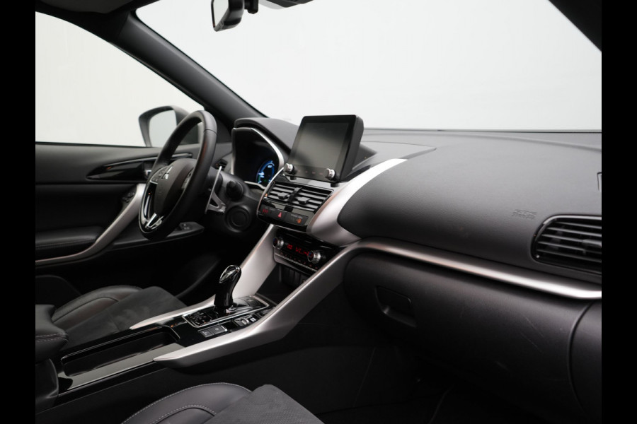 Mitsubishi Eclipse Cross 2.4 Intense PHEV 188pk Dealer O.H. | Camera | Keyless | Alcantara Sportstoelen Verwarmd | Apple Carplay | Cruise Control | Navigatie | DAB | Plug In Hybrid |