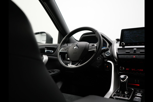 Mitsubishi Eclipse Cross 2.4 Intense PHEV 188pk Dealer O.H. | Camera | Keyless | Alcantara Sportstoelen Verwarmd | Apple Carplay | Cruise Control | Navigatie | DAB | Plug In Hybrid |