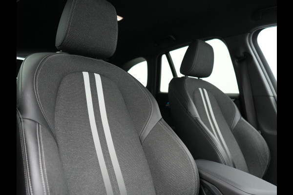 BMW X1 xDrive25e Sportline PHEV 221pk Dealer O.H. | Trekhaak Afn. | Camera | Adaptive LED | Hifi Sound | Sportstoelen Verwarmd | Sfeerverlichting | Apple Carplay | Navigatie | DAB | Cruise Control | Plug In Hybrid |