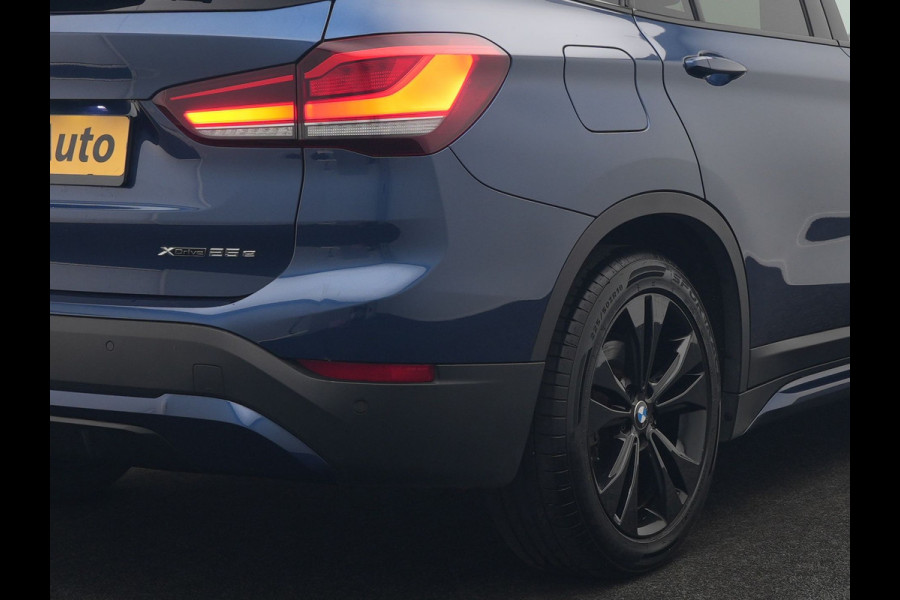 BMW X1 xDrive25e Sportline PHEV 221pk Dealer O.H. | Trekhaak Afn. | Camera | Adaptive LED | Hifi Sound | Sportstoelen Verwarmd | Sfeerverlichting | Apple Carplay | Navigatie | DAB | Cruise Control | Plug In Hybrid |