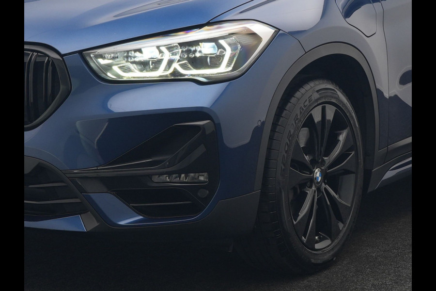 BMW X1 xDrive25e Sportline PHEV 221pk Dealer O.H. | Trekhaak Afn. | Camera | Adaptive LED | Hifi Sound | Sportstoelen Verwarmd | Sfeerverlichting | Apple Carplay | Navigatie | DAB | Cruise Control | Plug In Hybrid |