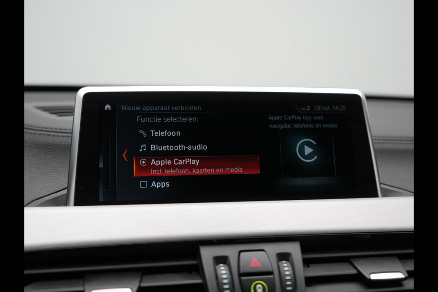 BMW X1 xDrive25e Sportline PHEV 221pk Dealer O.H. | Trekhaak Afn. | Camera | Adaptive LED | Hifi Sound | Sportstoelen Verwarmd | Sfeerverlichting | Apple Carplay | Navigatie | DAB | Cruise Control | Plug In Hybrid |