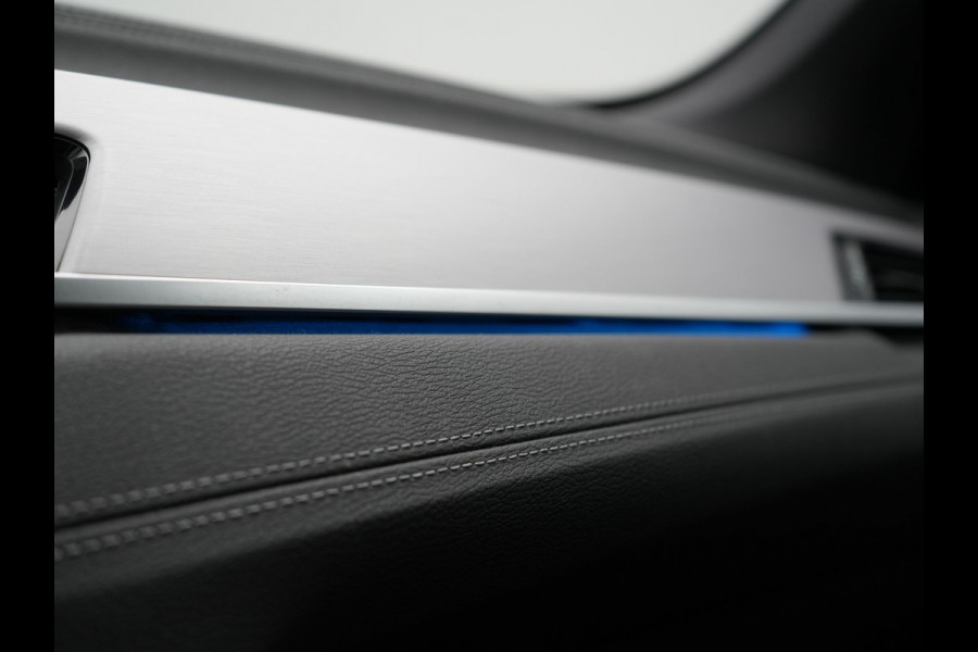 BMW X1 xDrive25e Sportline PHEV 221pk Dealer O.H. | Trekhaak Afn. | Camera | Adaptive LED | Hifi Sound | Sportstoelen Verwarmd | Sfeerverlichting | Apple Carplay | Navigatie | DAB | Cruise Control | Plug In Hybrid |