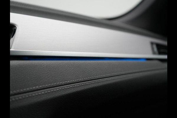 BMW X1 xDrive25e Sportline PHEV 221pk Dealer O.H. | Trekhaak Afn. | Camera | Adaptive LED | Hifi Sound | Sportstoelen Verwarmd | Sfeerverlichting | Apple Carplay | Navigatie | DAB | Cruise Control | Plug In Hybrid |