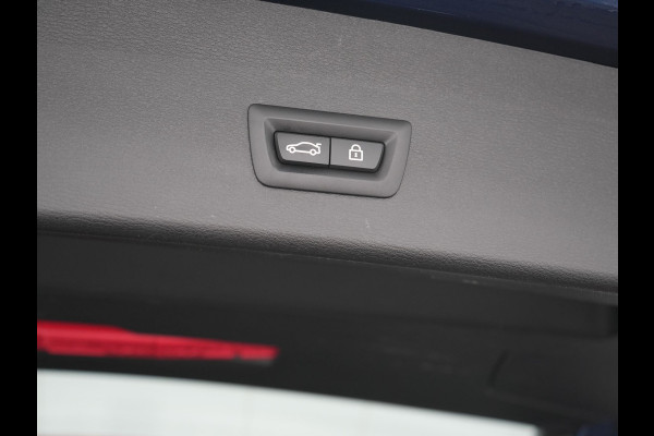 BMW X1 xDrive25e Sportline PHEV 221pk Dealer O.H. | Trekhaak Afn. | Camera | Adaptive LED | Hifi Sound | Sportstoelen Verwarmd | Sfeerverlichting | Apple Carplay | Navigatie | DAB | Cruise Control | Plug In Hybrid |