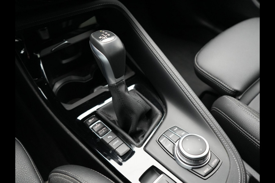 BMW X1 xDrive25e Sportline PHEV 221pk Dealer O.H. | Trekhaak Afn. | Camera | Adaptive LED | Hifi Sound | Sportstoelen Verwarmd | Sfeerverlichting | Apple Carplay | Navigatie | DAB | Cruise Control | Plug In Hybrid |