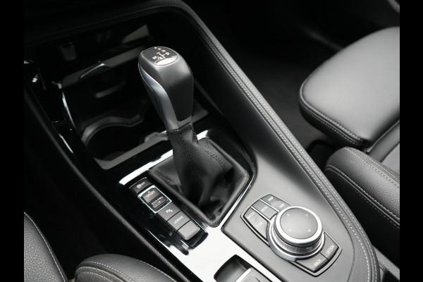 BMW X1 xDrive25e Sportline PHEV 221pk Dealer O.H. | Trekhaak Afn. | Camera | Adaptive LED | Hifi Sound | Sportstoelen Verwarmd | Sfeerverlichting | Apple Carplay | Navigatie | DAB | Cruise Control | Plug In Hybrid |