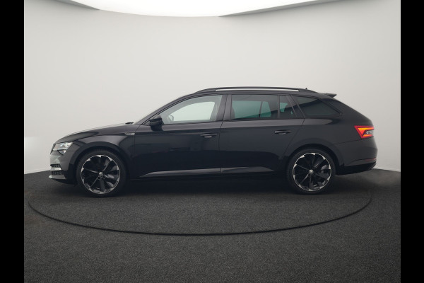 Škoda Superb Combi 1.4 TSI iV Sportline Business PHEV 218pk Dealer O.H | Trekhaak af Fabriek | Adaptive Cruise | 360 Camera | Alcantara Sportstoelen Memory & Verwarmd | 19"L.M | Keyless | Crystal LED | Plug In Hybrid |