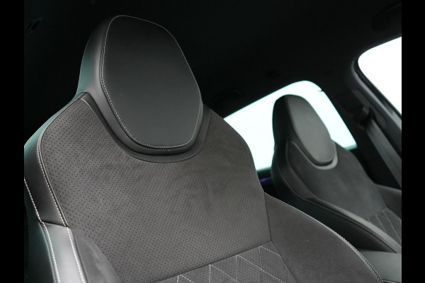 Škoda Superb Combi 1.4 TSI iV Sportline Business PHEV 218pk Dealer O.H | Trekhaak af Fabriek | Adaptive Cruise | 360 Camera | Alcantara Sportstoelen Memory & Verwarmd | 19"L.M | Keyless | Crystal LED | Plug In Hybrid |