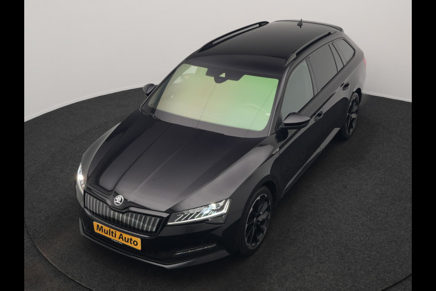 Škoda Superb Combi 1.4 TSI iV Sportline Business PHEV 218pk Dealer O.H | Trekhaak af Fabriek | Adaptive Cruise | 360 Camera | Alcantara Sportstoelen Memory & Verwarmd | 19"L.M | Keyless | Crystal LED | Plug In Hybrid |