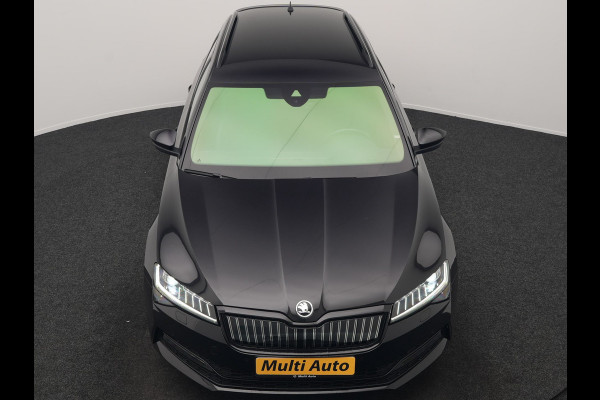 Škoda Superb Combi 1.4 TSI iV Sportline Business PHEV 218pk Dealer O.H | Trekhaak af Fabriek | Adaptive Cruise | 360 Camera | Alcantara Sportstoelen Memory & Verwarmd | 19"L.M | Keyless | Crystal LED | Plug In Hybrid |
