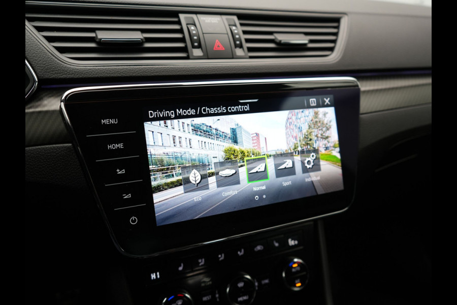 Škoda Superb Combi 1.4 TSI iV Sportline Business PHEV 218pk Dealer O.H | Trekhaak af Fabriek | Adaptive Cruise | 360 Camera | Alcantara Sportstoelen Memory & Verwarmd | 19"L.M | Keyless | Crystal LED | Plug In Hybrid |