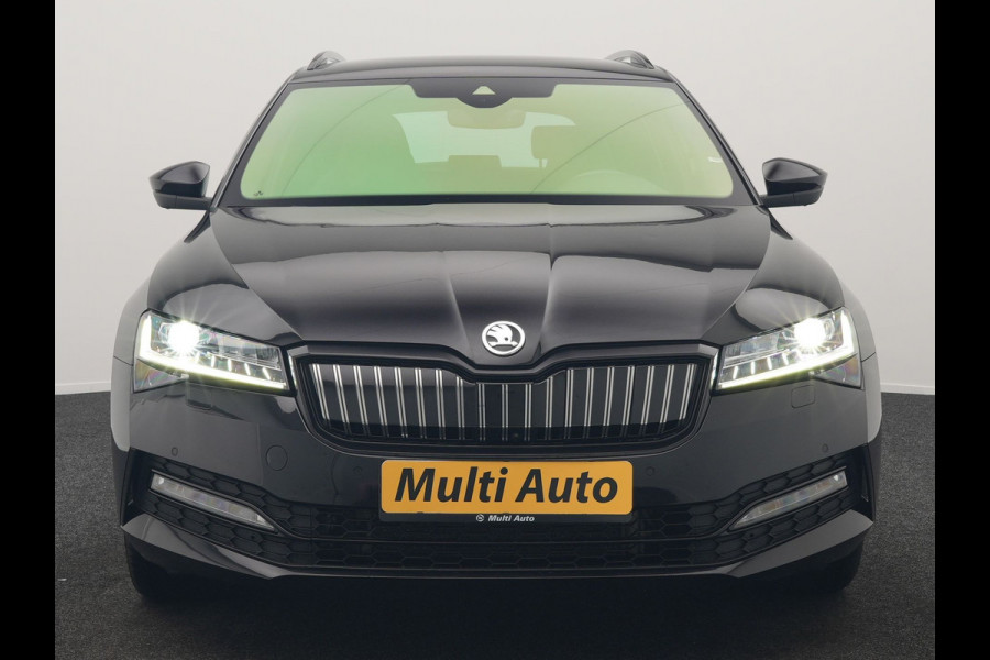 Škoda Superb Combi 1.4 TSI iV Sportline Business PHEV 218pk Dealer O.H | Trekhaak af Fabriek | Adaptive Cruise | 360 Camera | Alcantara Sportstoelen Memory & Verwarmd | 19"L.M | Keyless | Crystal LED | Plug In Hybrid |